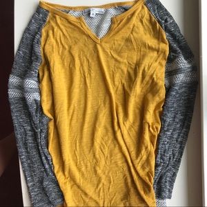 Von Maur Yellow and grey top never worn!